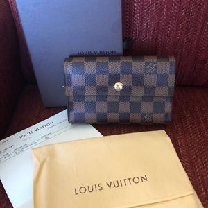 Alexandra wallet with box and dust bag